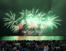 포항국제불빛축제, 재미·경제효과 ‘만점’