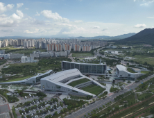 충남 상반기 무역수지 ‘대한민국 1위’ [힘쎈충남 브리핑]