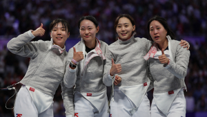 ‘3점 차 석패, 잘 싸웠다’…女펜싱 사브르, 역대 첫 은메달 쾌거