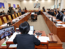 ‘방송장악 청문회’ 3차까지 연다…與 “1차도 안 했는데 무리수”