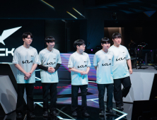 ‘5연속 풀세트’ DK, 농심 힘겹게 잡고 3연승 [LCK]