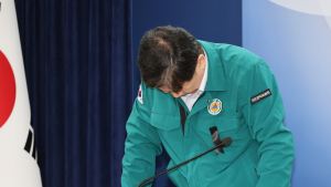 유철환 권익위원장, 간부 사망에 “외압 없어…정쟁 멈춰달라”