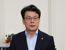 진성준 “의료대란 문제, 여야 대표 회담 때 논의할 것”