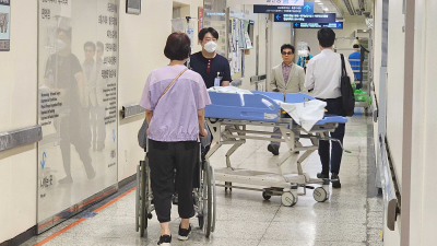 여야의정 협의 시동 걸었지만…<br>출구 없는 ‘강 대 강’ 대치 여전