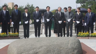 권양숙, ‘文 검찰 수사’ 우려…“일련의 상황 걱정, 당이 잘 대처해주길”