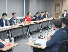 홍준표 대구시장, TK신공항 ‘플랜B’ 검토 지시…‘군위 단독’ 카드 꺼내