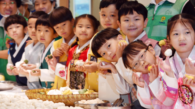 “사랑가득 정성듬뿍” 추석 맞이 송편 빚기