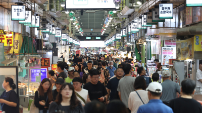 “추석 차례상 28만원”…시장서 알뜰 소비하는 시민들 [쿠키포토]