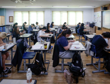 “만만한 게 학교”…한 달 전 임시공휴일 지정에 ‘분통’