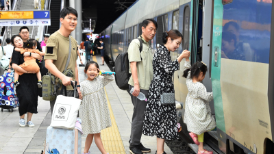 ‘한가위 대이동’ 시작…서울역· 고속터미널 북적북적