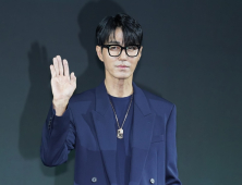 고약하고 위태로운 선조로…‘전,란’ 차승원의 변신