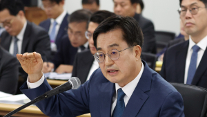 경기도, 휴전선 인근 위험구역 설정 검토…“대북전단 원천 차단”
