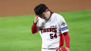 ‘충격 부진’ 양현종, 홈런 3방 맞고 2.2이닝 5실점 강판