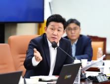 전자칠판, 2개 업체 계약 독점...수의계약 실태 도마 위