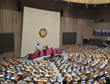 세 번째 ‘김건희 특검법’ 본회의 통과…야당 단독 처리