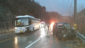 강원서 빗길 교통사고 잇따라…8명 중경상[종합] 