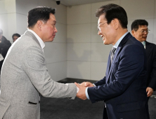 ‘우클릭 행보’ 이재명, 이번엔 ‘반도체특별법’ 수용 검토