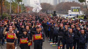 화물노동자 2500명 집결…‘안전운임제’ 재도입 촉구 [쿠키포토]