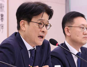 ‘직무정지’ 이창수 서울중앙지검장, 헌재에 ‘효력정지’ 가처분 신청