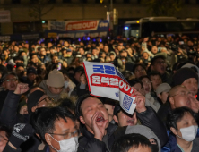 연말 특수 사라진 유통업계, 비상 대책 마련에 ‘분주’