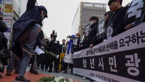 춤추고 박수치며 추모하는 ‘국민의힘 장례식’ [쿠키포토]