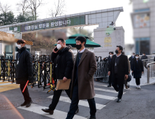 대통령실 압수수색 4시간 대치, 野 “방해 말고 협조하라”