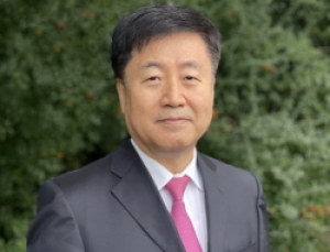 韓英 정치·헌법적 차이와 교훈 [기고]