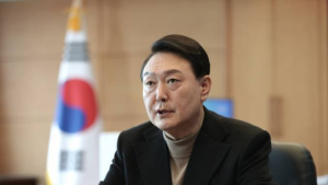 尹, 국방장관 지명 놓고 논란…“北 고려 조기 임명” vs “차관 대행 지속해야”
