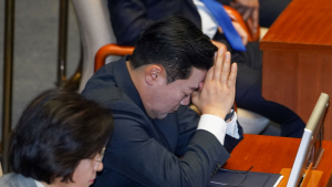 두 손 모은 박찬대…탄핵안 가결의 순간 [쿠키포토]