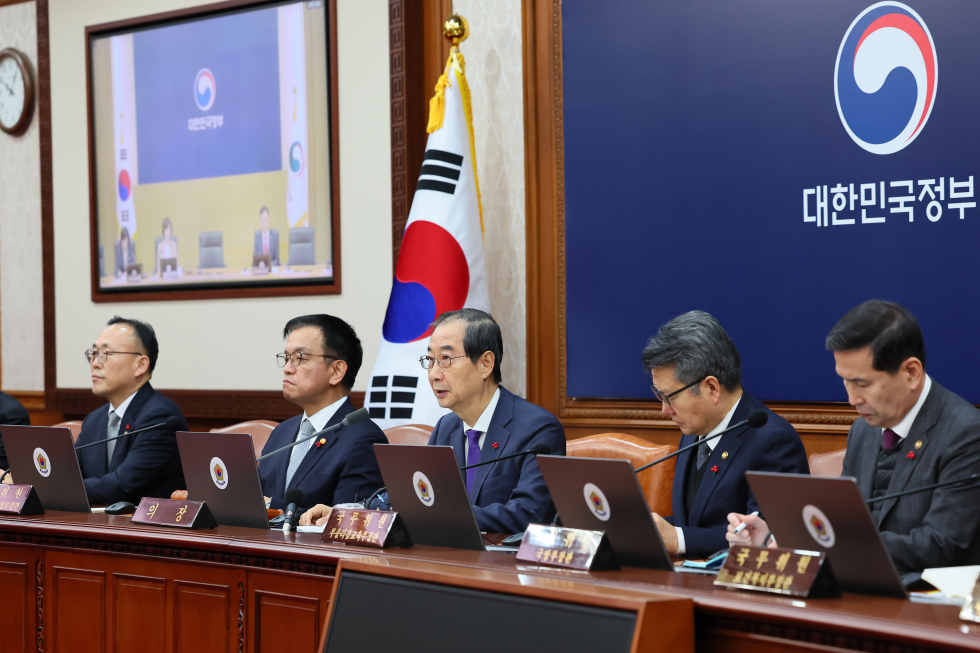 한덕수 탄핵 후 첫 국무회의서 “여야 정치권과 적극 협력할 것”