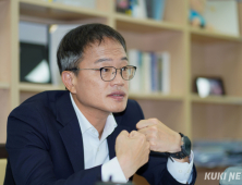‘황금폰’ 쥔 명태균, 접견자로 박주민 선택한 이유는