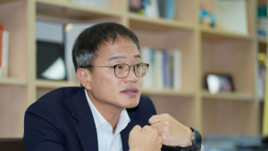 ‘황금폰’ 쥔 명태균, 접견자로 박주민 선택한 이유는