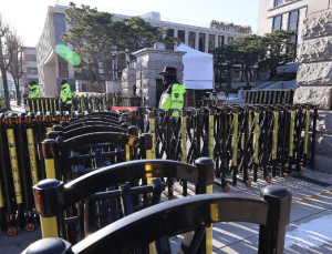 헌재, 尹 탄핵심판 26일 재판관 회의…“윤 대통령 측 제출 서류 없어”