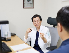 ‘차가운 눈밭 주의하세요; 겨울 되면 늘어나는 치질 [건강 나침반]