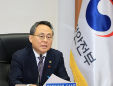 고기동 행안장관 직무대행 “무안 항공기 사고, 인명구조 총력” 지시