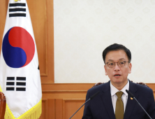 박지원 “최상목 탄핵 옳지 않아…혼란보다는 ‘해결의 길’ 가야”