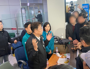 ‘제주항공 참사’ 피해자 인도 절차 혼선…“장례 불가 수준” 목소리도