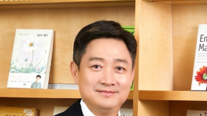 홍범식 LG유플러스 사장 “고객 감동으로 밝은 세상, 최우선 가치로” [신년사]