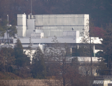 尹, 용산 떠났나…야권발 도주설에 경찰 “소재 파악 중”