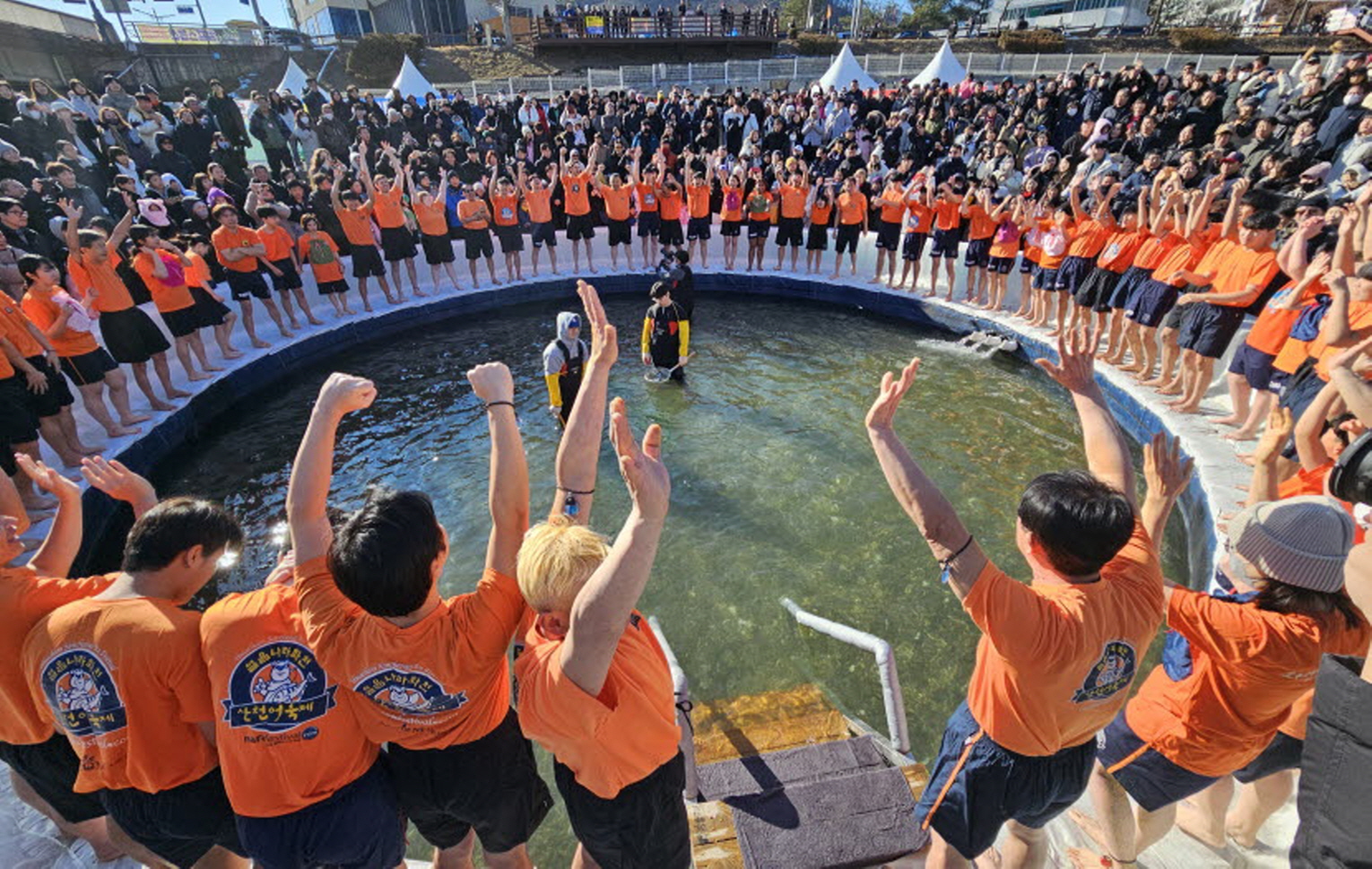 [연속기획②]'산골마을 기적' 산천어축제…경제효과 연 2700억 훌쩍