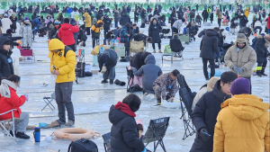 첫날부터 인산인해 이룬 화천산천어축제