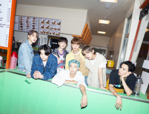 BTS ‘다이너마이트’, 스포티파이 20억 스트리밍…K팝 최초