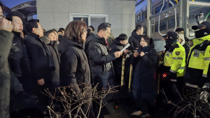 김기현, 현장서 밀려나자 “체포집행 즉각 중단해달라” 긴급 성명