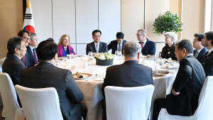 최상목, G7‧EU 주한대사 만나 “우리 정부 흔들림 없어…경제 시스템 굳건”
