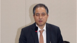 ‘150억 부당대출 혐의’ 김기유 전 태광 의장, 첫 재판서 혐의 부인