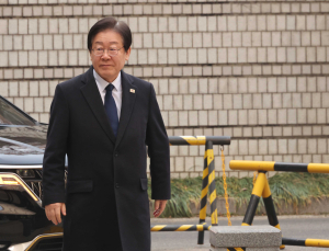 대장동 재판서 ‘법정밖 증인 접촉’ 논란…검-정진상측 공방