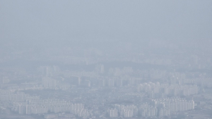 미세먼지로 포위된 전주…혼탁한 정국에 겹쳐 보여