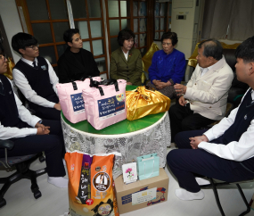 설 맞이 ‘찾아가는 보훈’ 국가유공자에게 따뜻한 온기 [쿠키포토]