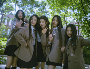 뉴진스, 민희진 법률대리인 손잡고 소송전…새 활동명 공모까지