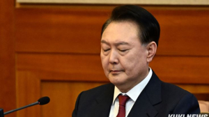 尹, 용산 참모 접견해 “의기소침 말고 최선 다하라…잘 지낸다”
